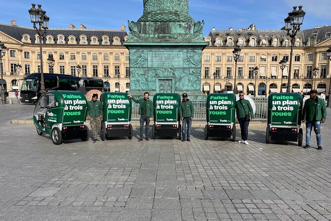 Private City-Tour by pedicab in Paris : The "Gustave Eiffel" - Stop 5: Champs-Elysées toward George V, with Concorde in the view