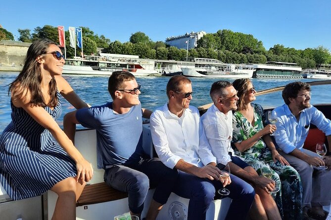 Private cruise in Paris - Orsay Museum Stop: Art and Classic River Views in One Shot