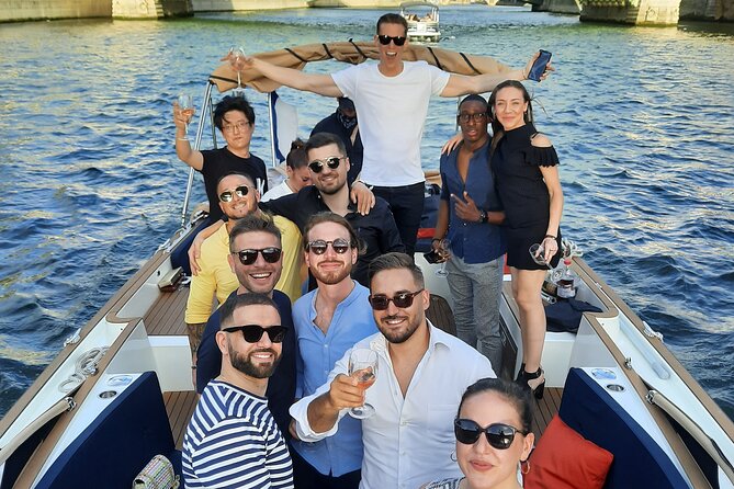 Private cruise in Paris - Captain-Led Experience: When You Want a Guide, Know What You Might Get