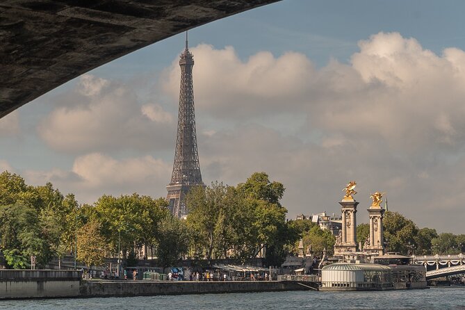 Private Cruise to Discover Paris - Pont des Arts, Pont Neuf, and Notre-Dame in One Smooth Sequence