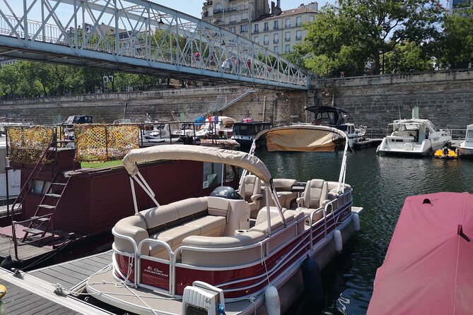 Private cruise with Paris water way - Pont Neuf: oldest bridge in Paris, and it still tells a story
