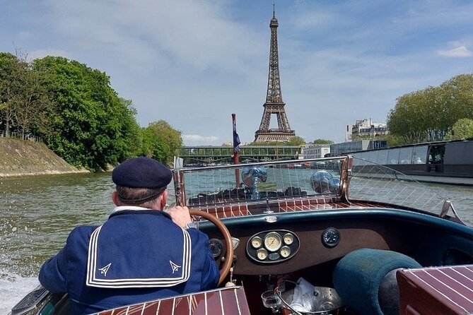 Private Cruises in the Heart of Paris - A private Hacker-Craft on the Seine, with champagne in the plan