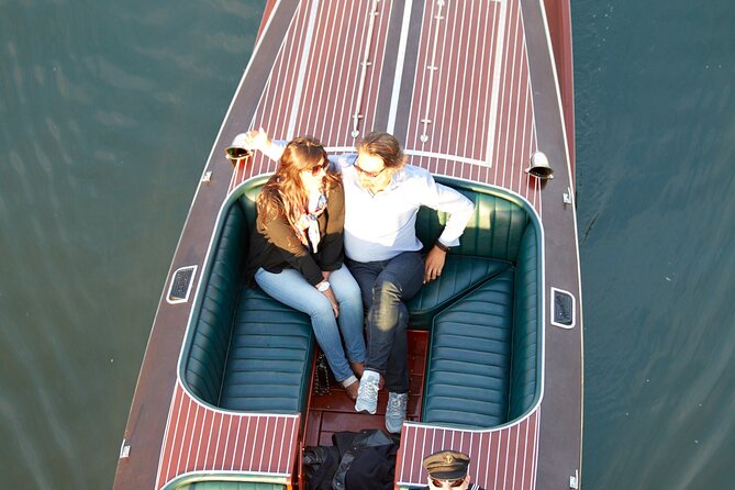 Private Cruises in the Heart of Paris - Champagne, macaroons, and the mood shift on the Seine