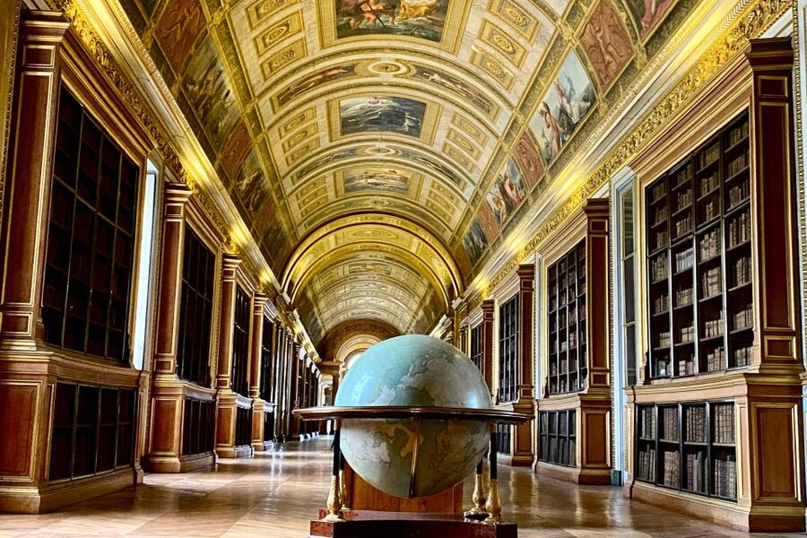 Private Fontainebleau, Versailles, Trianon from Paris - Transportation and Group Size: Mercedes Comfort, Private Control