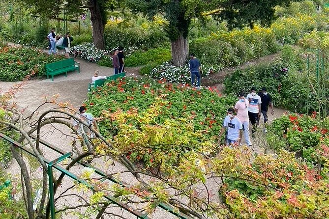 Private Giverny Roundtrip and Entrance Ticket from Paris - Choosing Morning vs Afternoon Without Guesswork