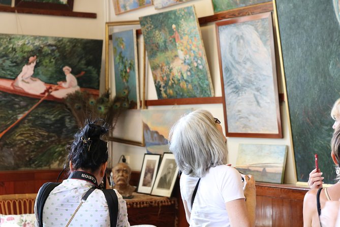 Private Giverny & Versailles Day Trip with Lunch & Hotel Transfers from Paris - Versailles gardens time: enough to enjoy, not enough to roam