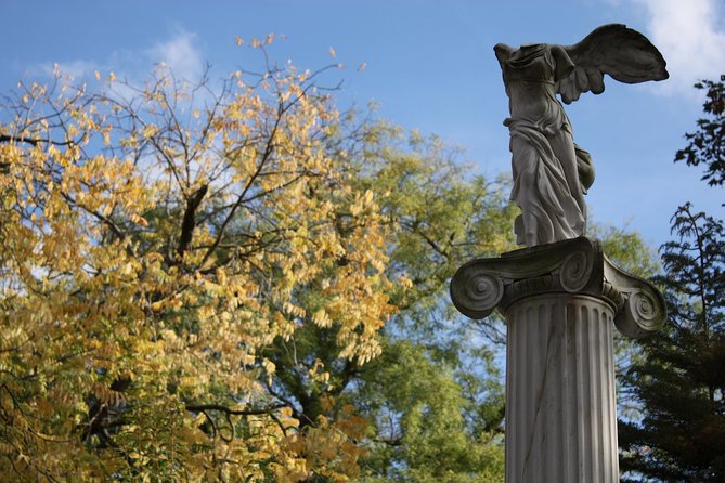 Private Guided Tour to Père Lachaise Cemetery in Paris - Price and logistics: is $72.06 a good deal?