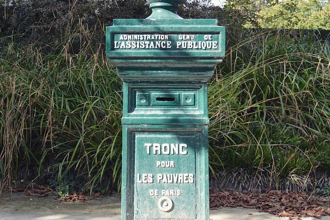 Private Guided Tour to Père Lachaise Cemetery in Paris - Practical tips so you enjoy every stop
