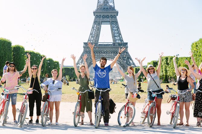 Private Highlights of Paris Bike Tour - Louvre area views and Jardin des Tuileries, no ticket treadmill