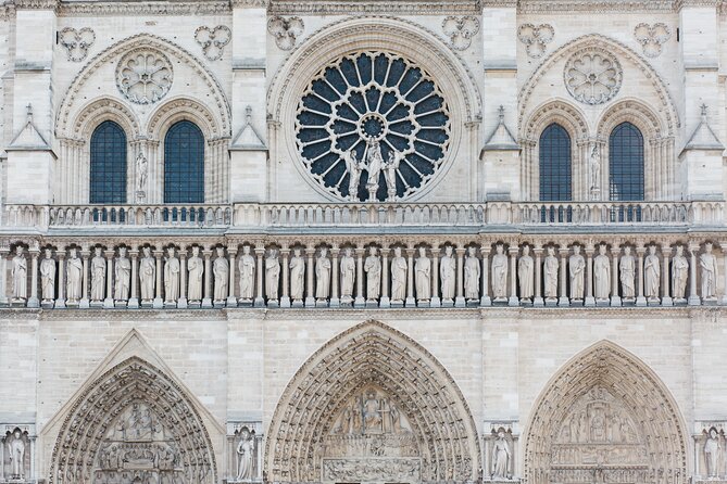 Private Historical Tour of Notre Dame - The Western Portal: Statues and Reliefs With Actual Meaning