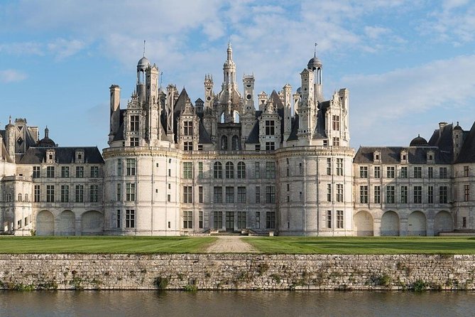Private Loire Valley Day Trip: Chambord, Chenonceau & Clos Lucé - Private Loire Castles in One Long Day From Paris
