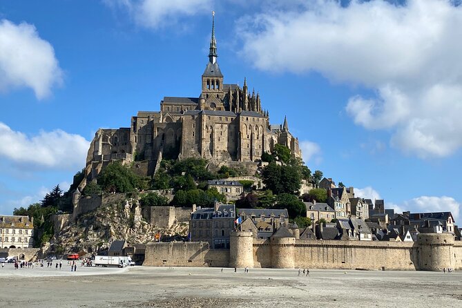 Private Mont Saint-Michel, Normandy D-Day Express trip from Paris - Overlord Museum to Omaha Cemetery, a clear D-Day story in the right order