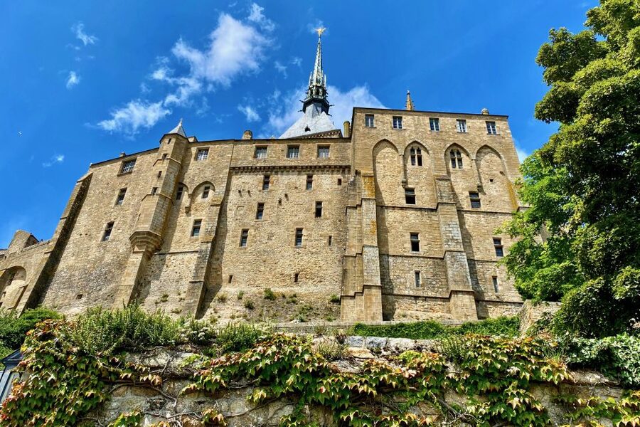Private Mont Saint-Michel trip from Paris Calvados tasting - A 07:30 door-to-door start for a full Mont Saint-Michel day