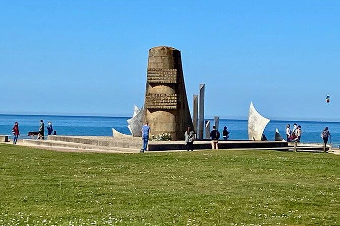 Private Normandy D-Day Live guided Top 6 Sites trip from Paris - 360 Circular Cinema in Arromanches: the viewpoint plus the documentary