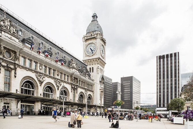 Private One Way Transfer frm Railways Station to Hot in Paris 1-3 - Luggage, Passenger Limits, and When to Book a Bigger Car
