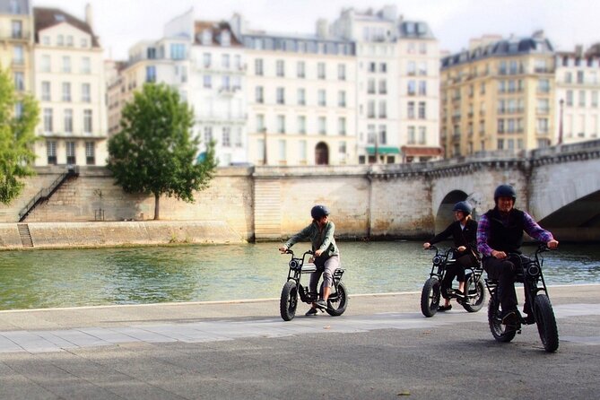Private Paris electric bike ride with video - Notre-Dame area first: quick views, then right into the older streets