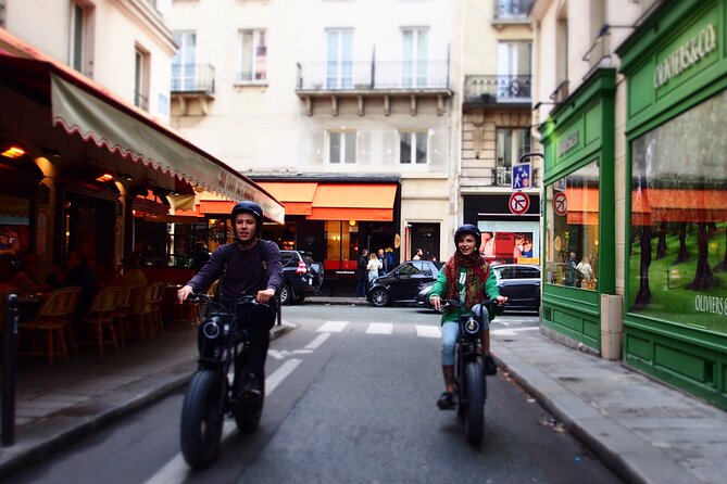 Private Paris electric bike ride with video - Invalides and Grand Palais, quick pass-by moments done right