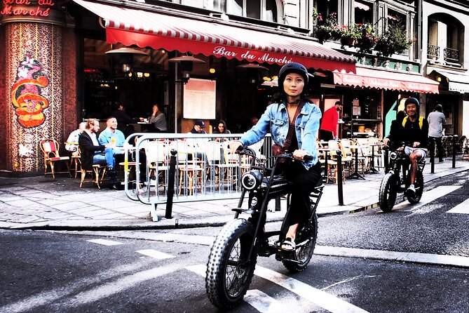Private Paris electric bike ride with video - Place de la Concorde and the Seine approach back to Sainte-Catherine