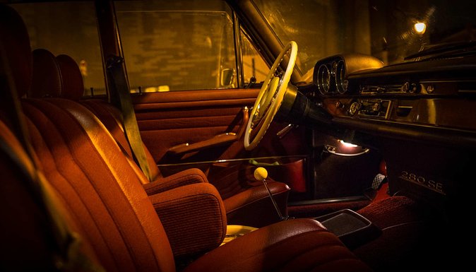 Private Paris guided Tour by classic 1970 Mercedes S Class - Meeting point, timing, and how the private setup works