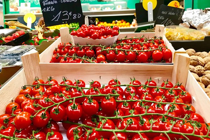 Private Paris Marche d'Aligre Walking Tour with Tastings - Ending at a local wine bar: how the tastings work and what to watch for
