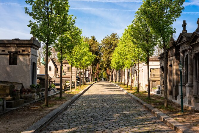 Private Père Lachaise Cemetery Walking Tour - Seine cruise add-on: why it makes sense after a cemetery tour