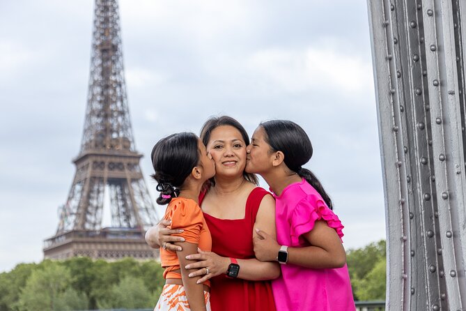 Private Professional Photoshoot in Paris - Photo delivery in 24 hours, then professional editing of your top 20