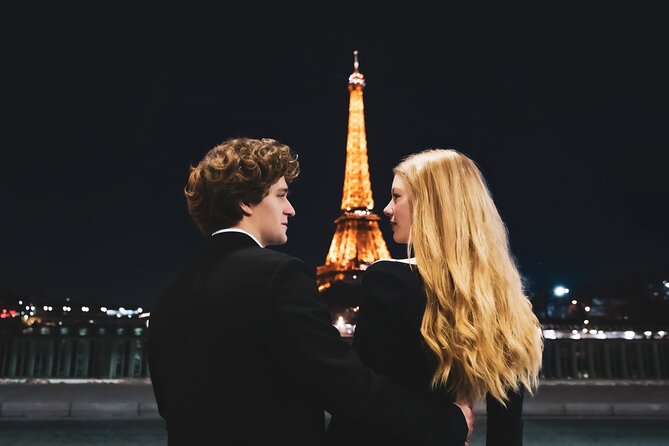 Private Professional Photoshoot near the Eiffel Tower in Paris - The Photo Delivery: 20 Retouched Images You Can Use Fast