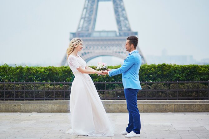 Private Romantic Photoshoot in Paris with Bouquet of Flowers - Who this is best for, and who should rethink it