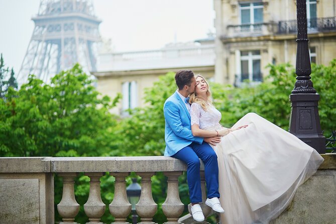 Private Romantic Photoshoot in Paris with Bouquet of Flowers - Practical tips so your hour runs smoothly