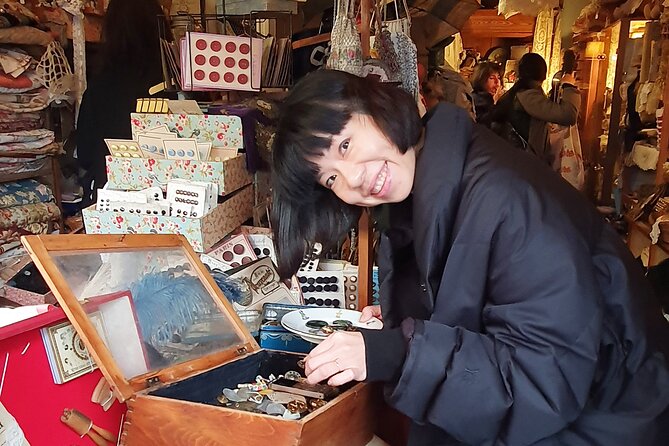 Private shopping tour at the Paris Antique Flea Market - Price and logistics, what $216.04 really means