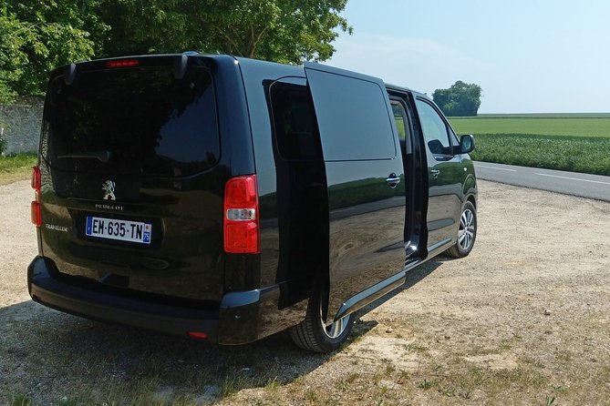 Private Shuttle from Charles de Gaulle Airport to Paris: Premium Service - Should you book this CDG to Paris premium transfer?