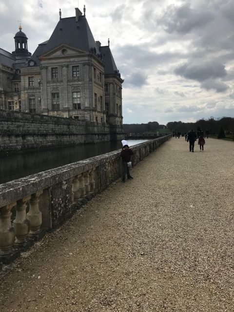 Private tour: Chateaux de Vaux le Vicomte & Fontainebleau - How lunch in Fontainebleau works (and why it’s a good idea)