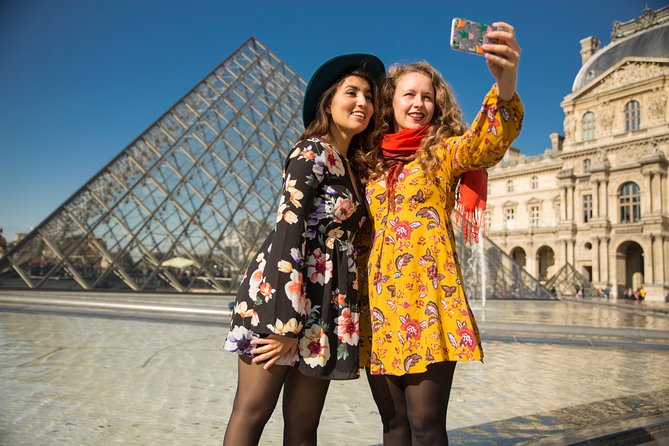 PRIVATE TOUR: Highlights & Hidden Gems of Paris With Locals - Private, custom walking tour: what you get in 3 hours