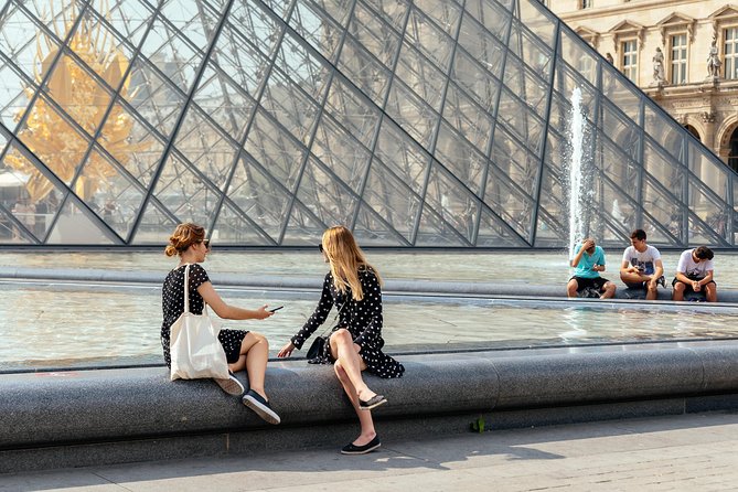 PRIVATE TOUR: Highlights & Hidden Gems of Paris With Locals - Louvre museum area: planning help without the ticket pressure