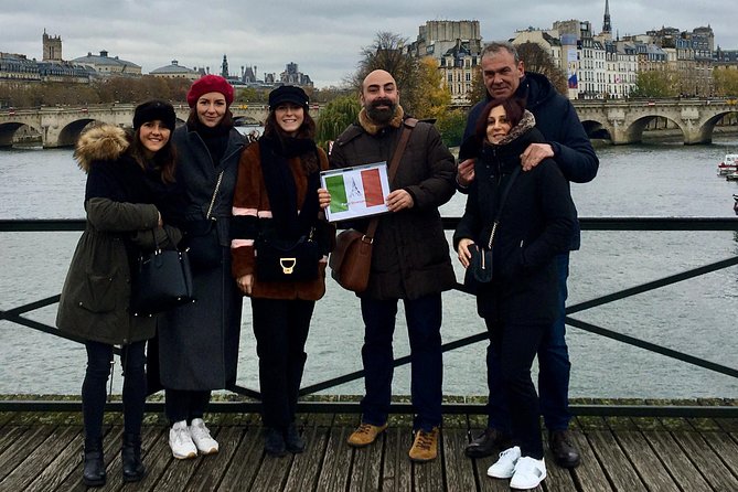 Private Tour in Italian of Paris: Centre, Montmartre, Louvre - Hotel de Ville to Pont des Arts, a Straight Shot Into the City’s Core