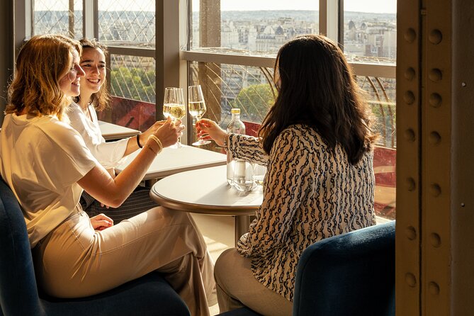Private Tour, Luxury Eiffel Tower Lunch, Seine Cruise & Louvre - Eiffel Tower Lunch at Madame Brasserie: the value is the setting