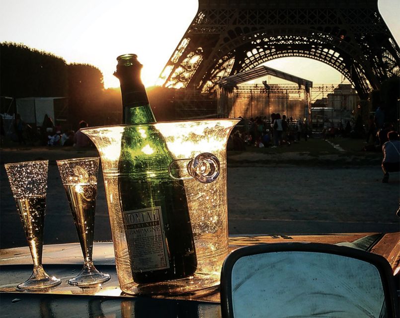 Private tour of Paris by Night with Champagne - Montmartre at night, Sacre Coeur and the Amelie connection