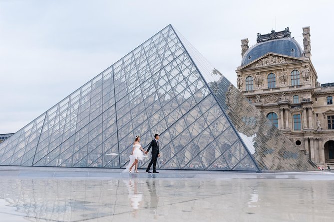 Private Tour: Personal Travel Photographer Tour in Paris - Champs-Élysées plus Bir-Hakeim and Alexandre III bridges