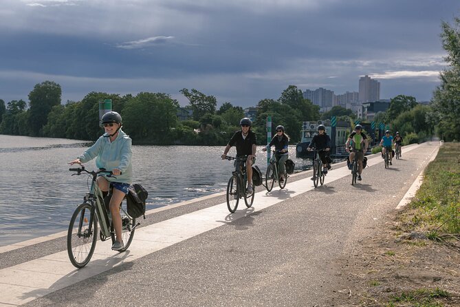 Private Tour: Versailles by Electric Bike from Paris - Village + forest riding: where the day cools down under the trees