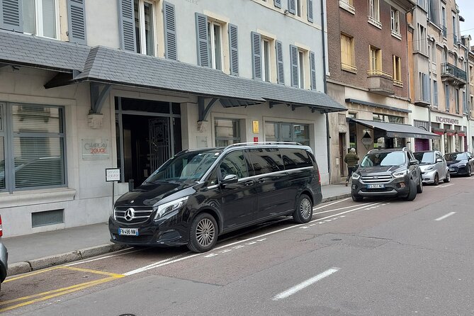 Private transfer from CDG or ORY airport to DisneyLand Paris - Comfort on Board: AC, WiFi, and Bottled Water