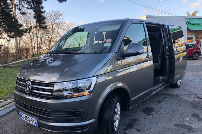 Private Transfer from Roissy CDG Airport to Disneyland Paris - Meeting at CDG Arrivals: The Name-Board Pickup Advantage