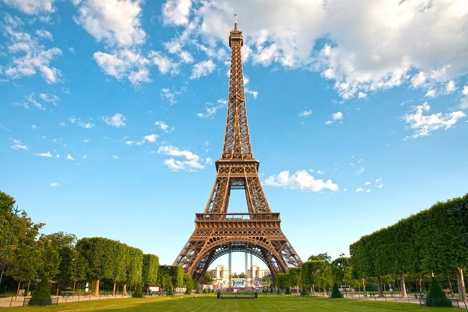 Private Transfers from Paris City to Paris Airport CDG - Meet and Greet at Your Hotel Lobby, Not at the Curb