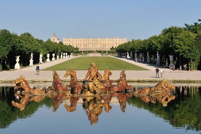 Private Versailles Tour with Guide + Round Trip Transport from Paris - Gardens time: getting the Versailles feel without a full-day commitment