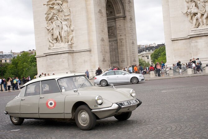 Private Vintage Car Tour of Paris in a Citroën DS - 2H - The Citroën DS Factor, Paris Turned Up to 11