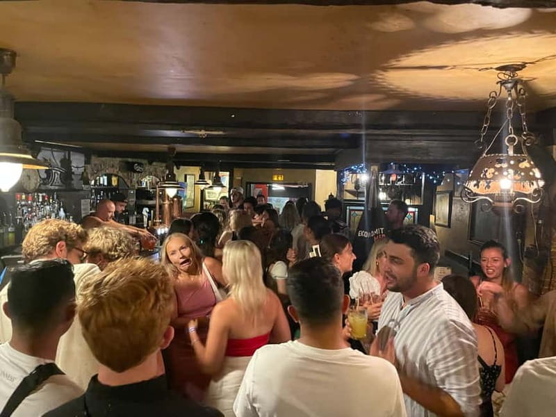 Pub Crawl Paris: Drink, Laugh, Meet the World - Key things to know before you go