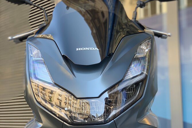 Rental scooter PCX Honda 125cc (B / A1 permit) Paris - What you must bring, especially the 800€ deposit