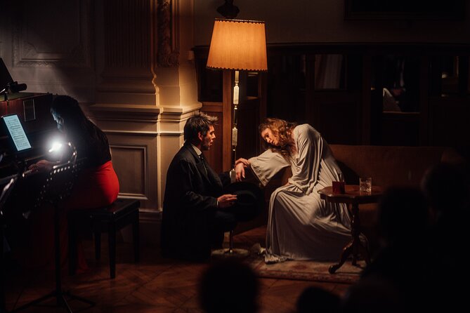 Rigoletto at the Jacquemart-André Museum - Champagne intermission, and why it works here