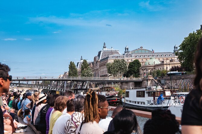 River Seine Sightseeing Boat Tour with Audio Guide - Les Invalides, Conciergerie, and the Museum Mile