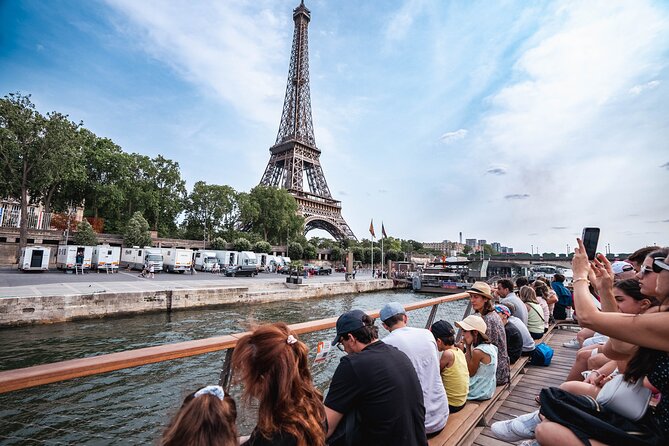 River Seine Sightseeing Boat Tour with Audio Guide - Musée d’Orsay and Saint-Germain-des-Prés, Left Bank Storytelling
