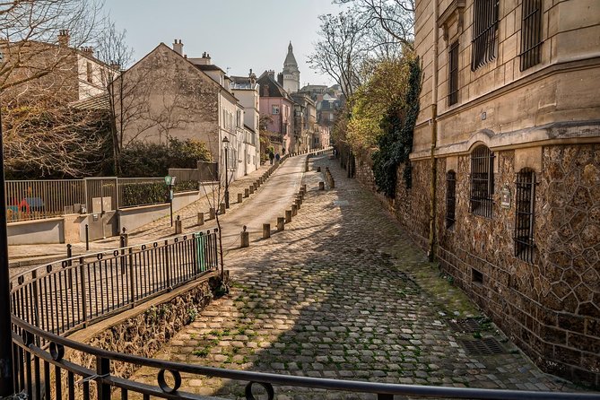Romantic Montmartre: Paris Lost Lovers Exploration Game and Tour - Price and Time: Is This a Good Deal?